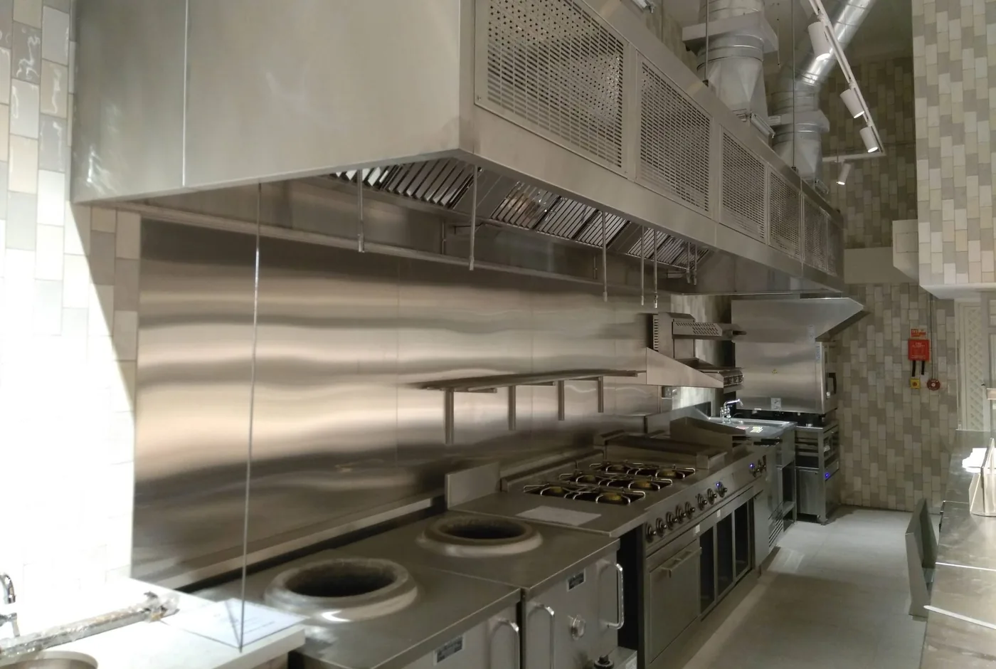 Commercial kitchen extract canopy and ductwork
